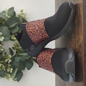 Avia Womens Memory Foam Sneaker Size 6